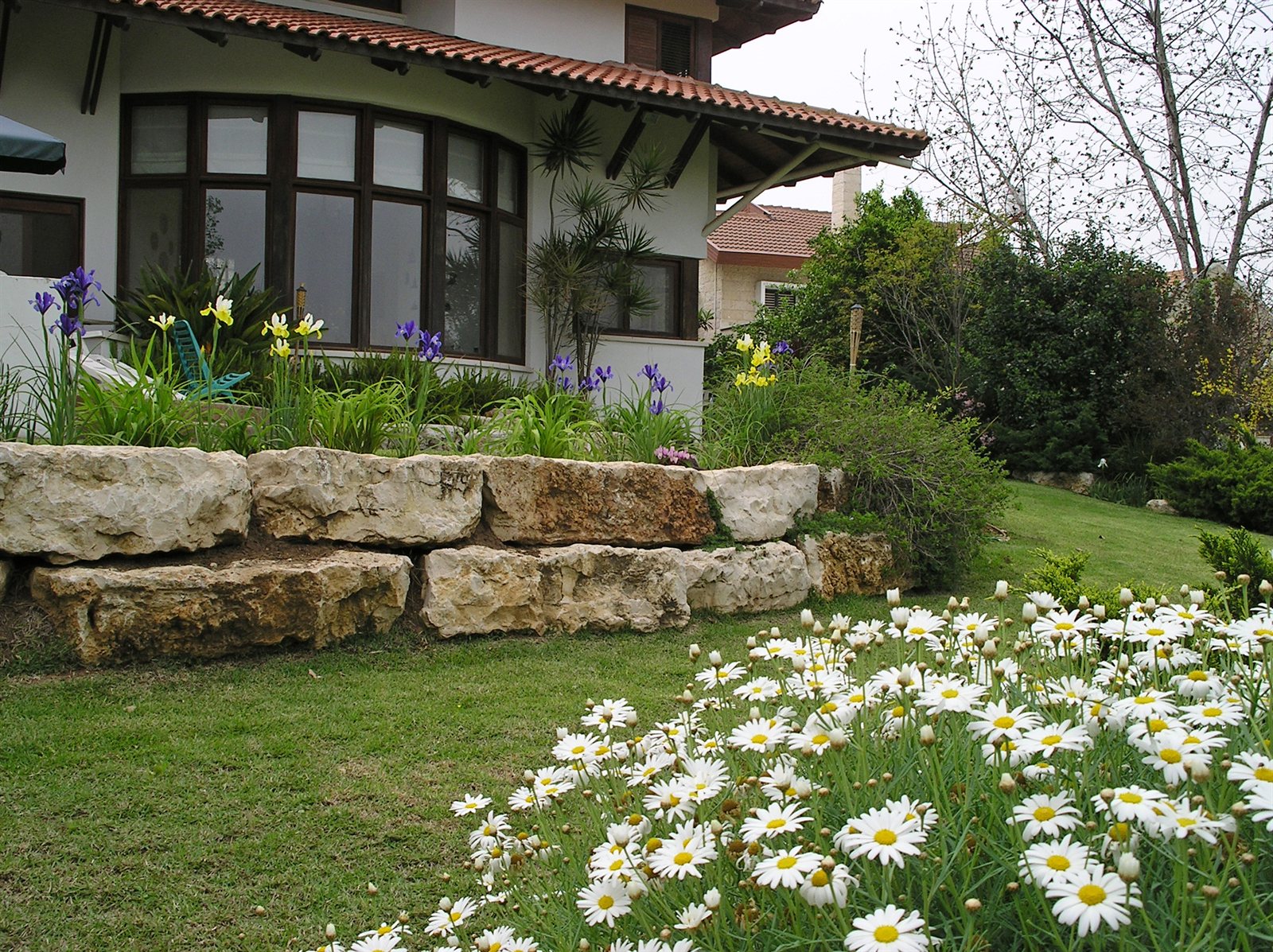 בית צוק — גן פרטי משקיף לנוף
